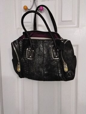 Women's Black Textured Shoulder Bag with Purple Interior